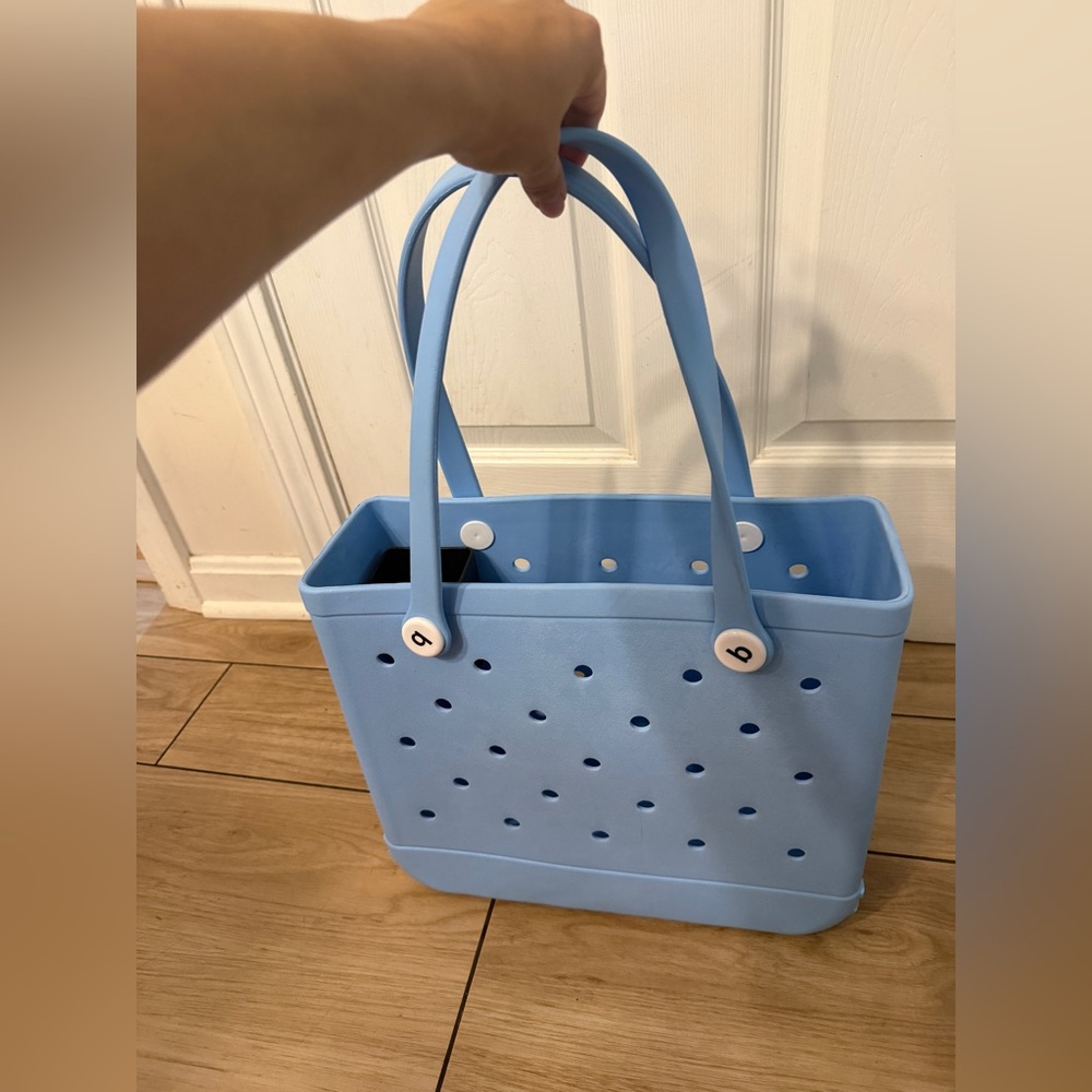 Blue Water Proof Beach Tote Bag with additional storage attatchment - Picture 6 of 6